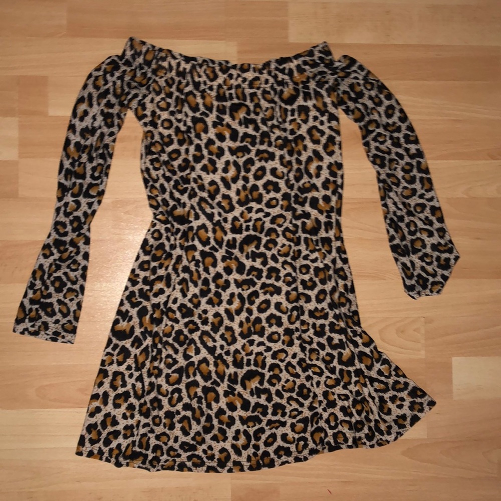 Robe leopard court